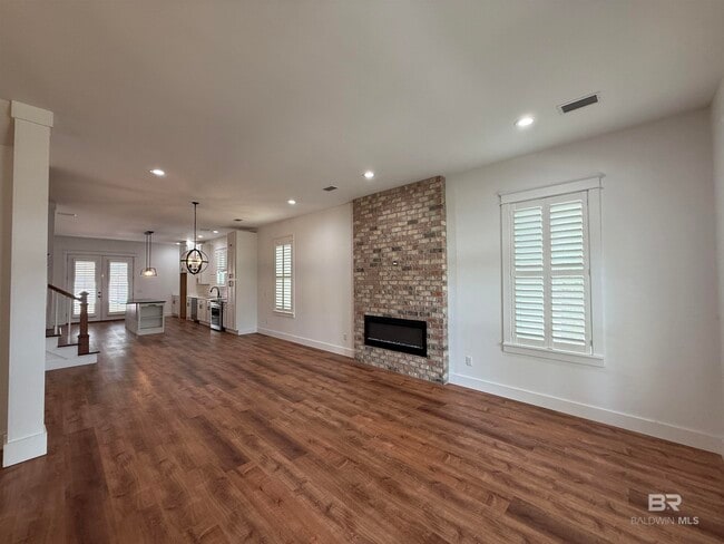 Building Photo - 10391 Emmanuel St