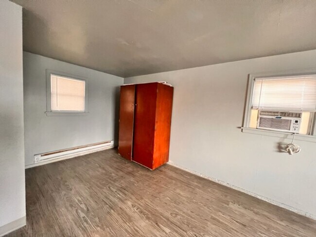 Foto del edificio - Studio Apartment Off of Federal Way | $250...