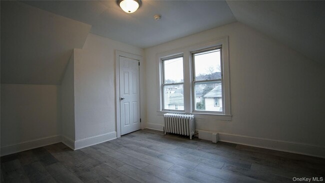 Building Photo - 27 Lawrence Ave