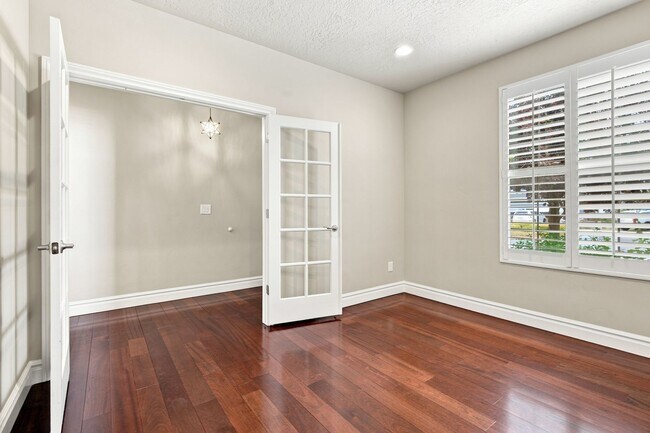 Foto del edificio - Quiet & Spacious 4 Bed Holladay Home – Walk-In Closets & Big Backyard!!!
