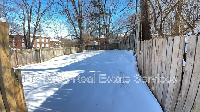 Photo - 344 W Parkwood Dr House