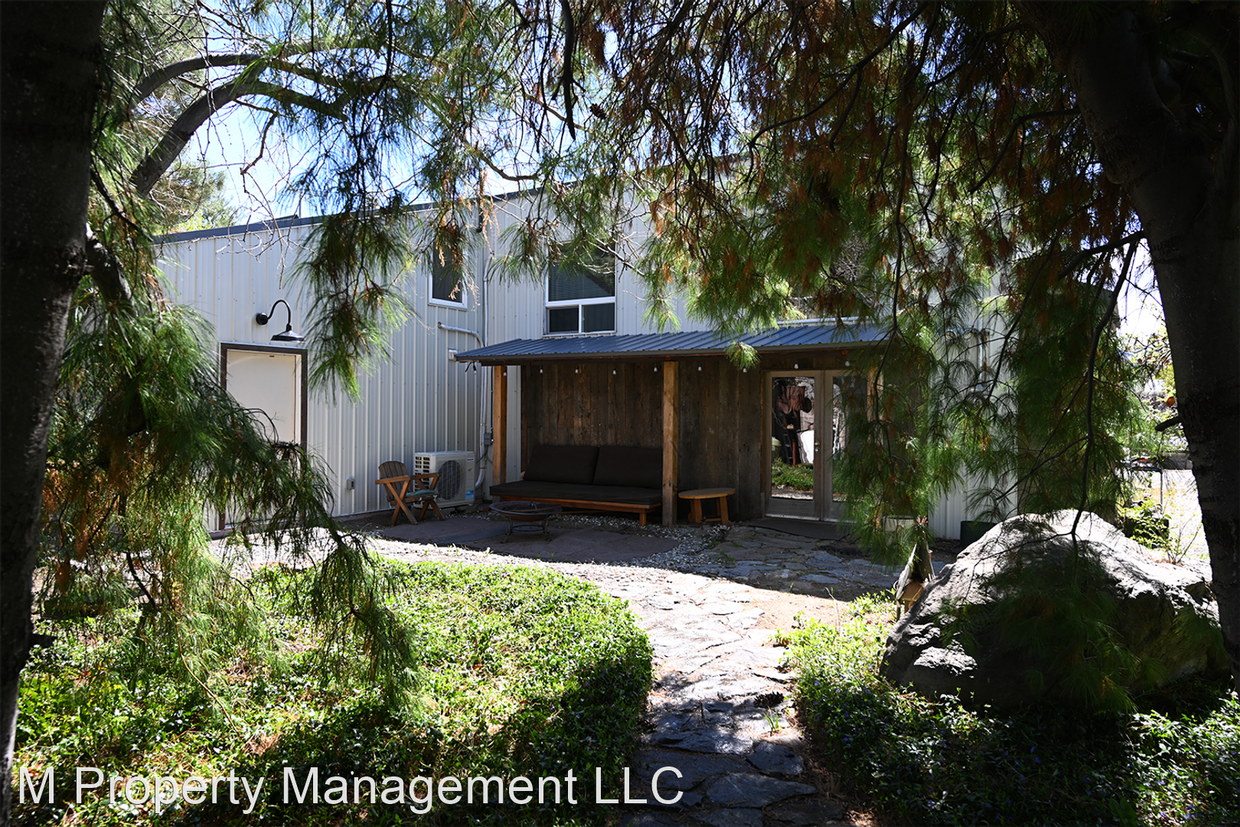 Foto principal - 1 br, 1.5 bath House - 2301 NW Alan Ave