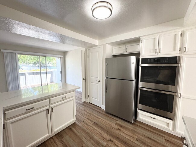 Building Photo - Nice Upgraded Condo in Danville with over ...