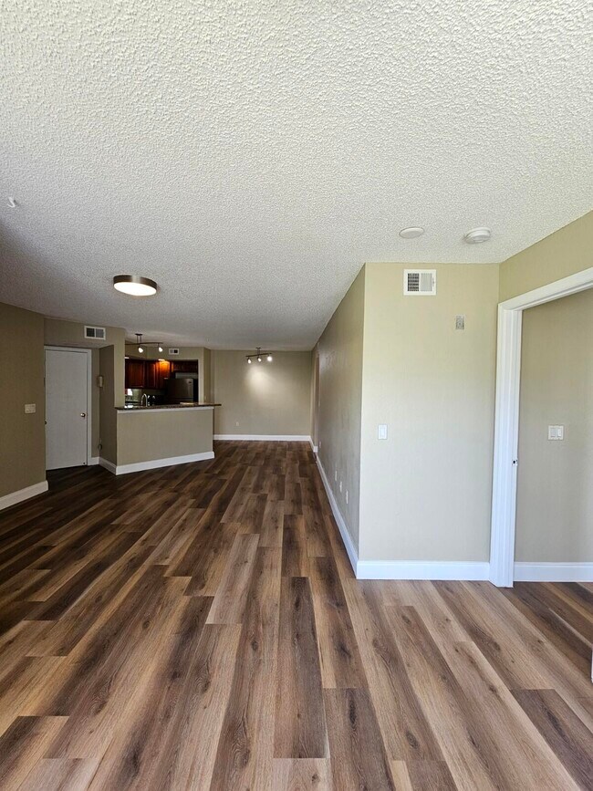 Foto del edificio - 1401 Village Blvd
