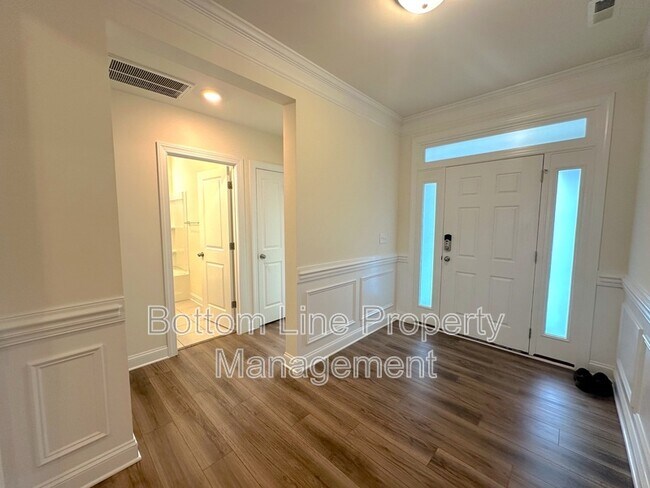 Building Photo - 4487 Fls Lk Dr S W