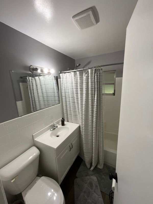 Foto del edificio - 5607 SW 196th Ave