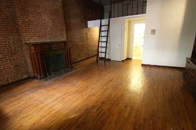 Building Photo - 127 W 85th St