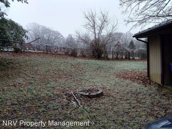 Building Photo - 2 br, 2 bath House - 485 Wakeman Court