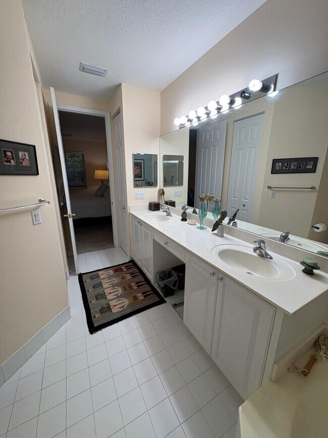Foto del edificio - 67 Legacy Ct