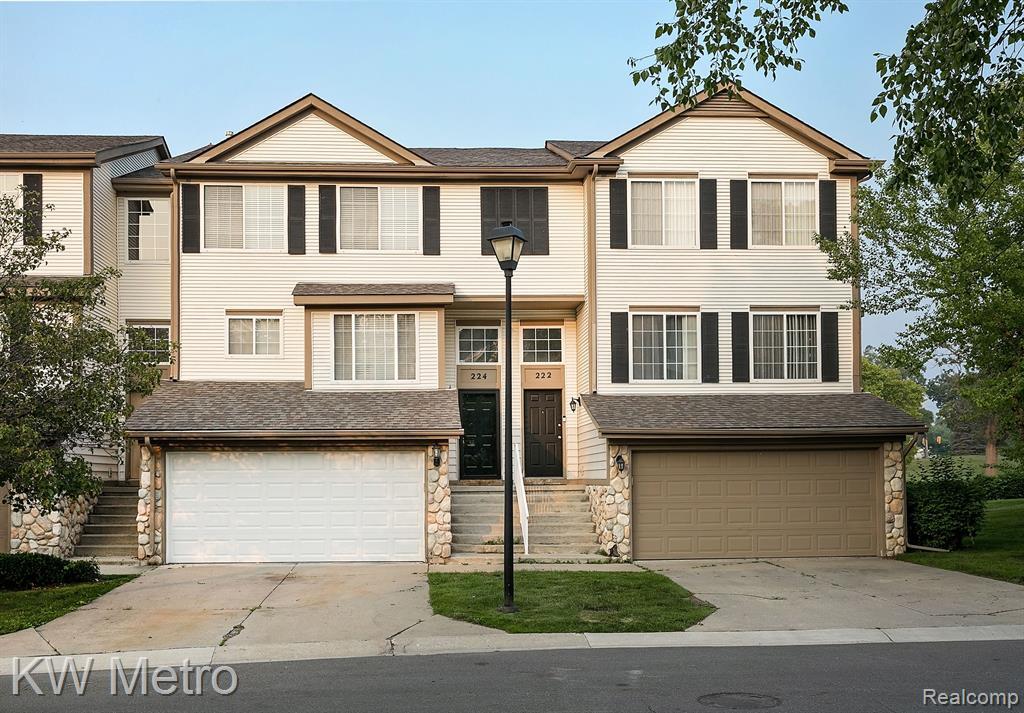 224 Oak Ridge Dr, Pontiac, MI 48341 Condo for Rent in Pontiac, MI