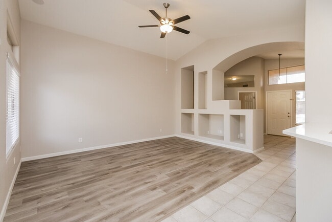 Building Photo - 1162 E Baylor Ln