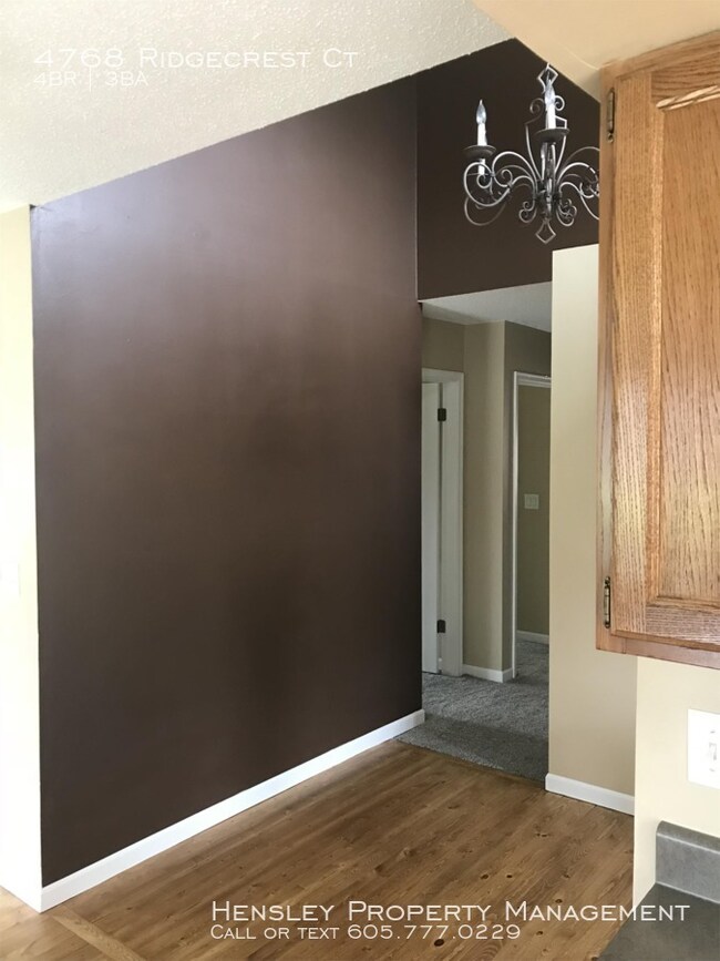 Building Photo - 4768 Ridgecrest Ct