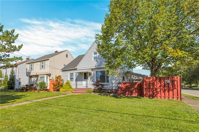 Building Photo - 16802 Puritas Ave