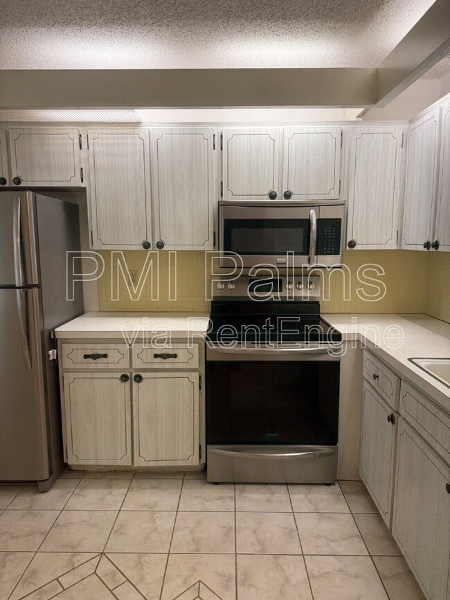 Building Photo - 2205 Belleair Rd