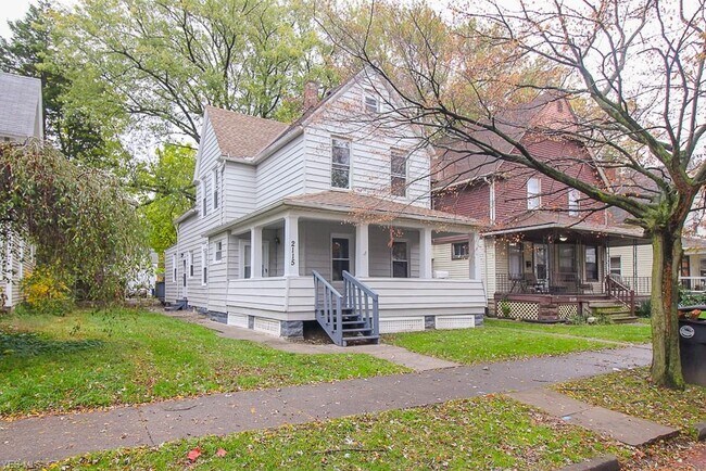 Building Photo - 2115 W 96th St