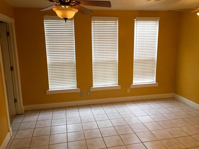 Foto del edificio - 807 NW Arlington Ave