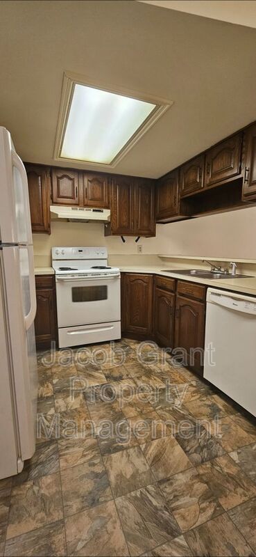 Building Photo - 751 Whittier St