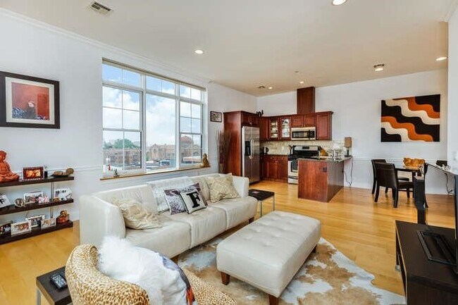 Foto del edificio - 769 Montgomery St