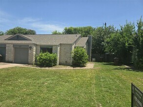 Building Photo - 1417 Hyridge Cir