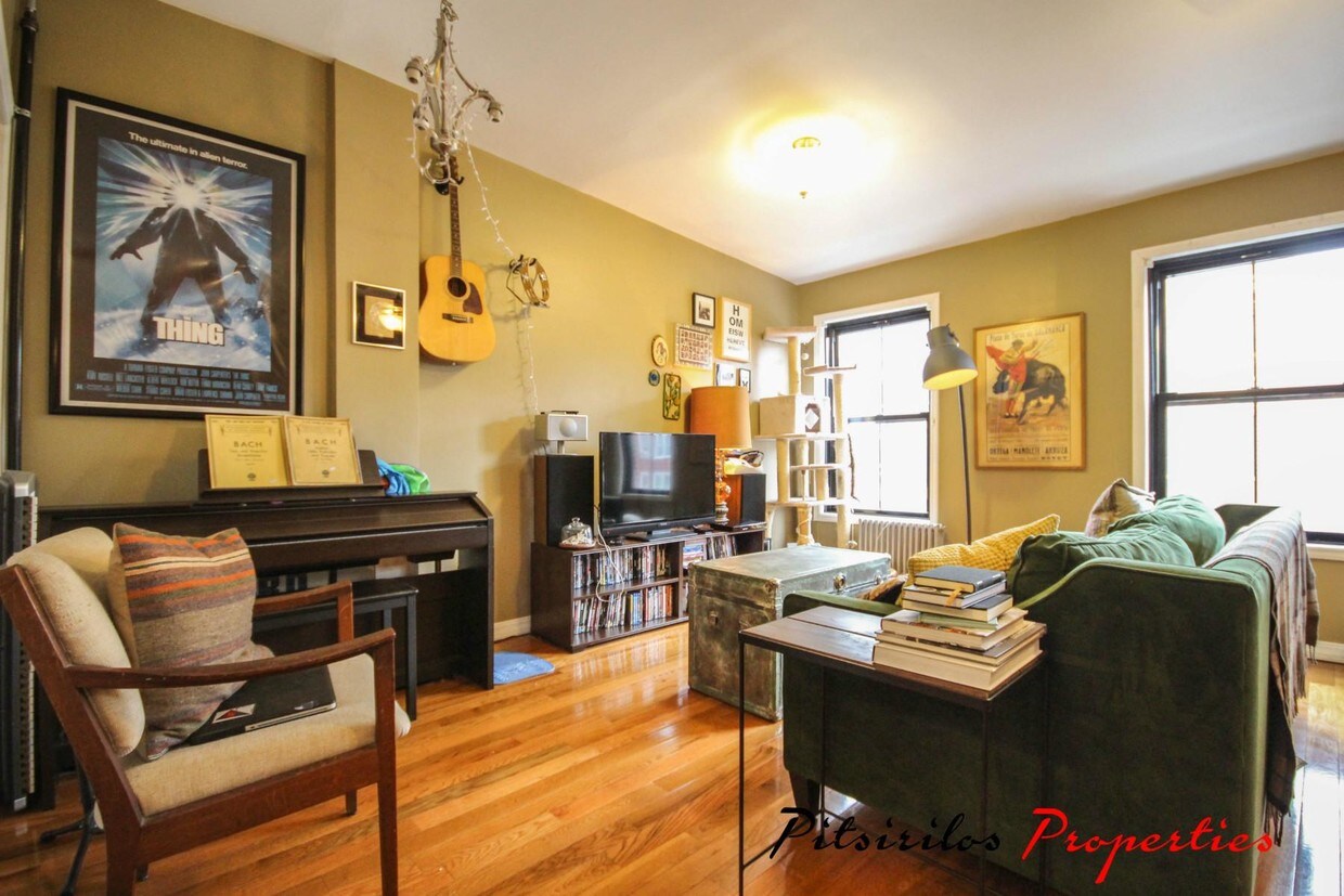 Primary Photo - 251 Grand St