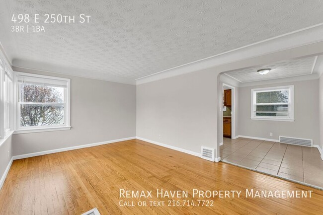 Building Photo - 498 E 250th St