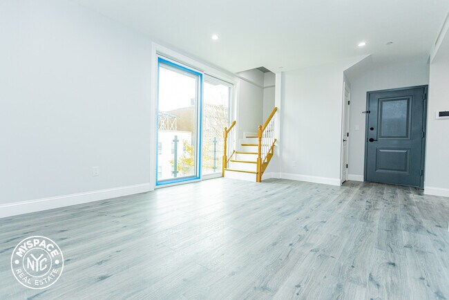 Foto del edificio - 133 Stanhope St