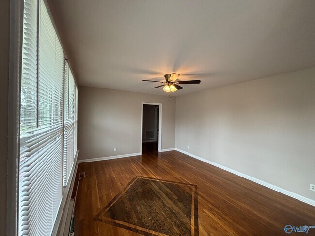 Foto del edificio - 2206 Harris Rd NW