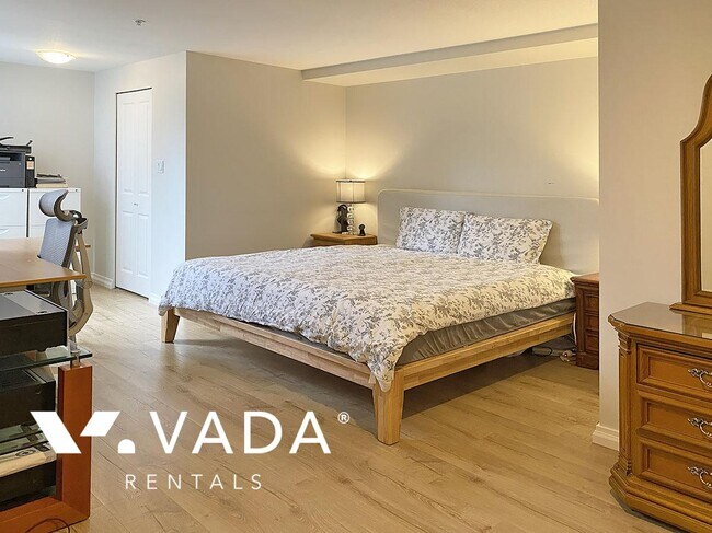Photo du bâtiment - Aurora 2 BR APT Rental 301-9266 University Cr Burnaby: VADA