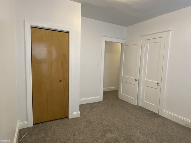 Foto del edificio - 2 br, 1 bath 4plex - 294 Academy St 294 Ac...
