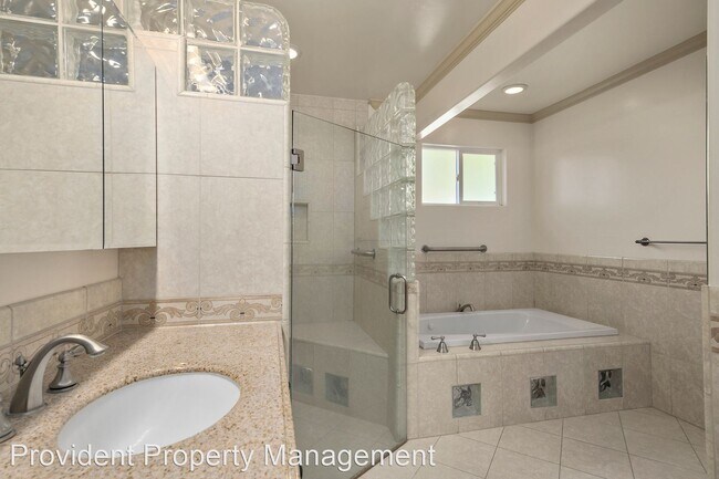 Foto del edificio - 3 br, 2 bath House - 1443 Blackstone Avenue