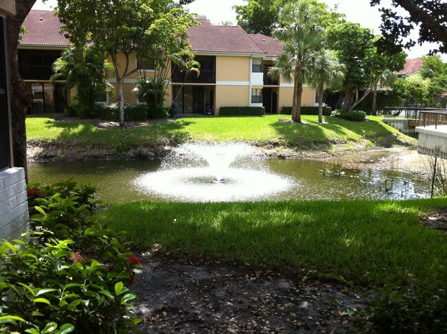 Foto del edificio - Two bedroom on 1st floor