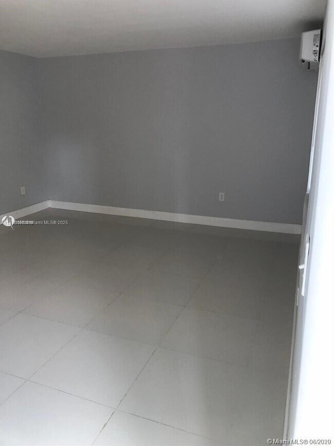 Foto del edificio - 1479 NW 16th St