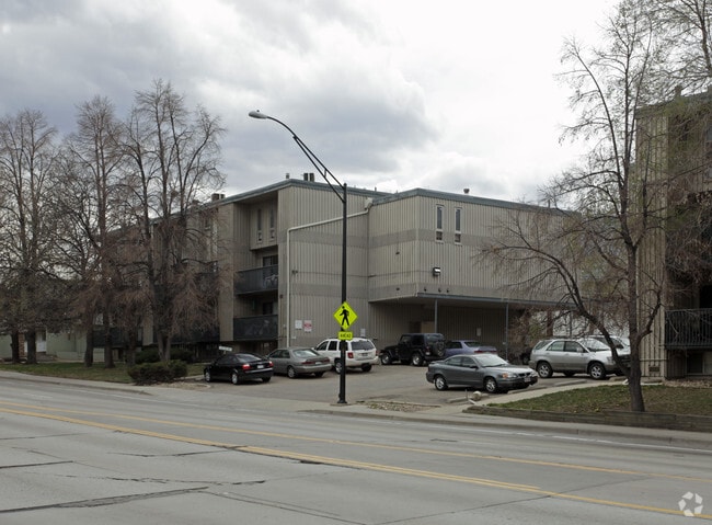 Building Photo - Dakotas Apartments