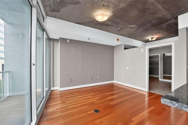 Foto del edificio - 44 Peachtree Pl NE