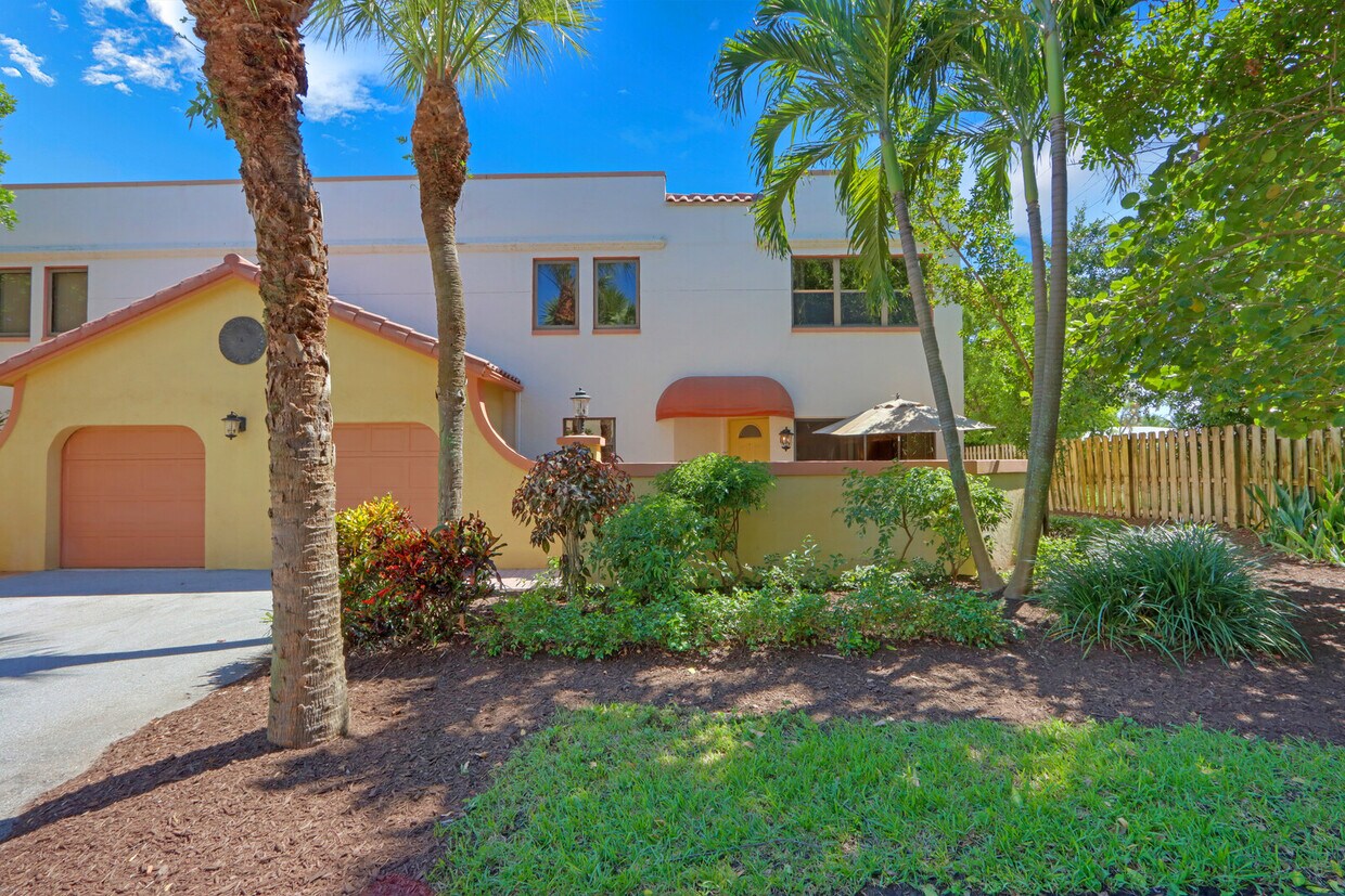 Foto principal - 52 Uno Lago Dr