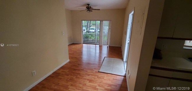Foto del edificio - 860 Cypress Park Way