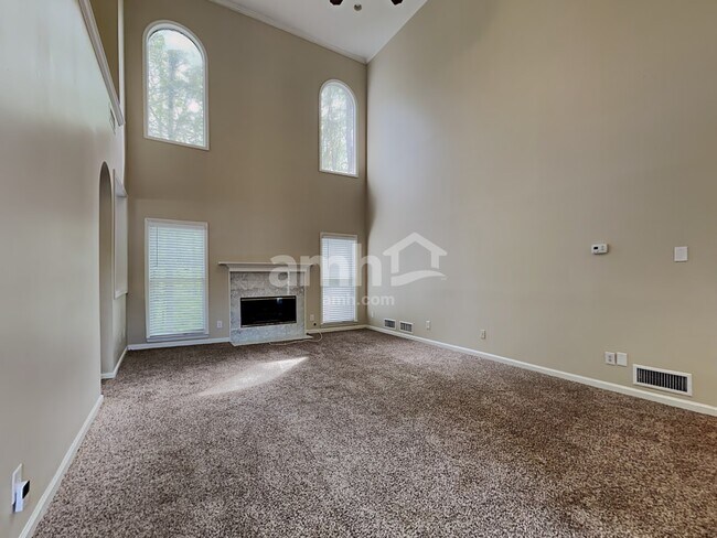 Building Photo - 7270 Wyngate Dr