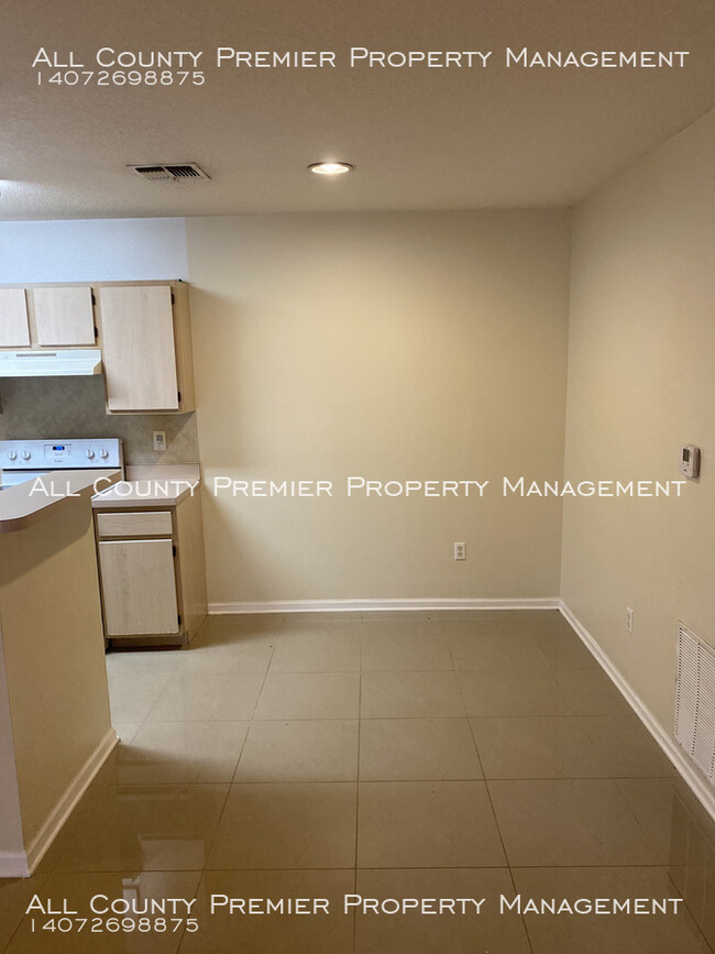 Building Photo - Nice 2 Bedroom 2 Bath Condo! Sunset Lake C...
