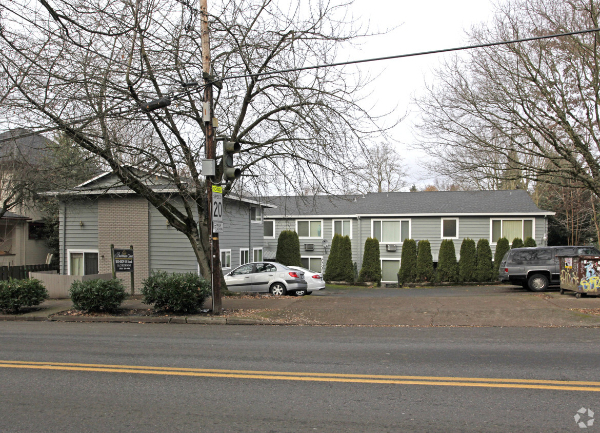 Primary Photo - Buckman Court Apartments