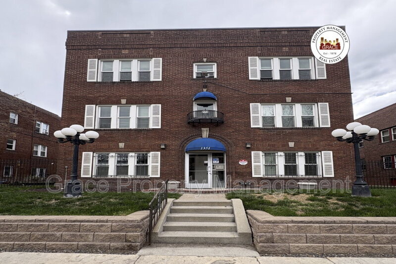 Primary Photo - 1351 N Washington St