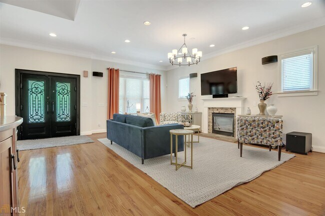 Building Photo - 2145 Collins Dr NW