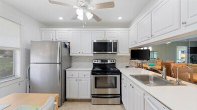 Building Photo - 2710 Nassau Bend