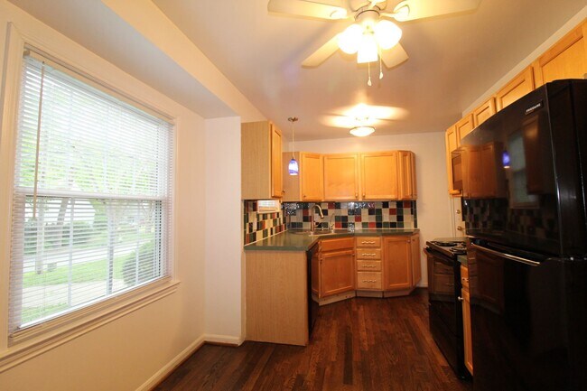 Foto del edificio - 2 Bedroom 1 Bath Home in Roeland Park