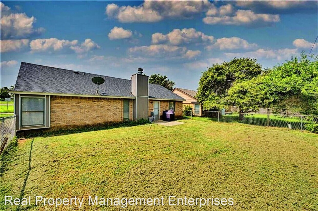 Foto del edificio - 3 br, 2 bath House - 10309 Caton Pl