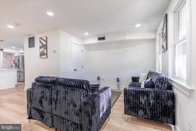 Foto del edificio - 4702 Meade St NE