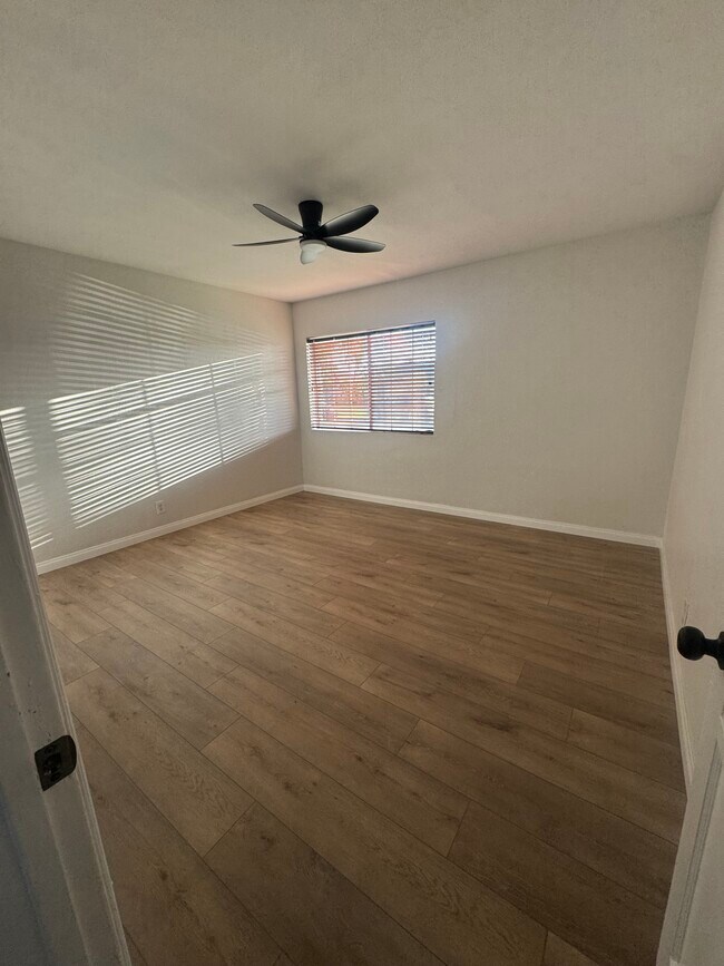 Foto del edificio - 11816 Arlee Ave