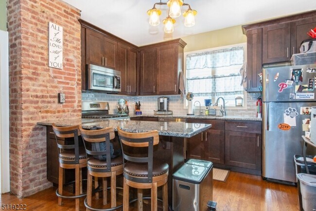 Foto del edificio - 33 Glendale St