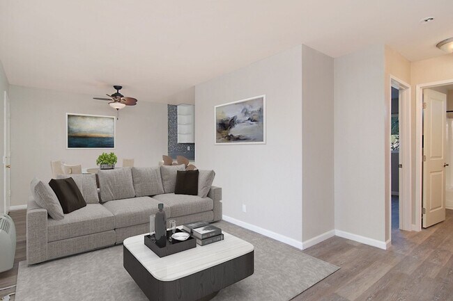 Foto del edificio - "Coming Soon" Upper floor 1 bedroom in quiet neighborhood with parking, AC - close to San Diego