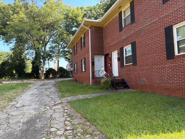Building Photo - Room in Apartment on Oglethorpe Ave SW