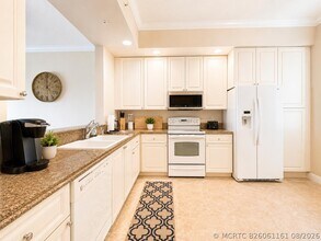 Building Photo - 15 Harbour Isle Dr W